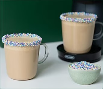 Boissons STARBUCKS&reg; personnalis&eacute;es dans des tasses &eacute;l&eacute;gantes.